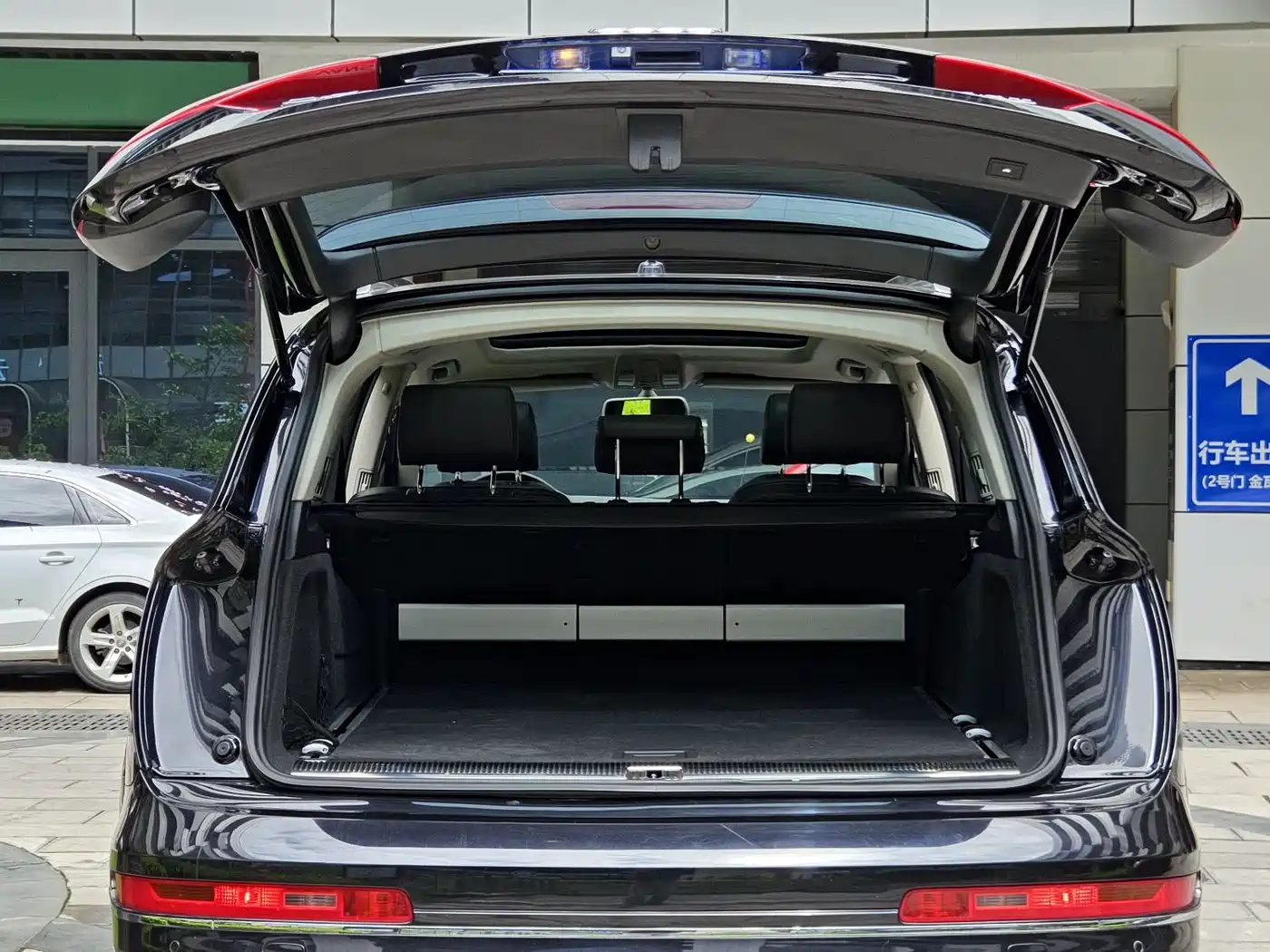 Audi Q7 2012 3.0 TFSI Technology (200kW) фото 24