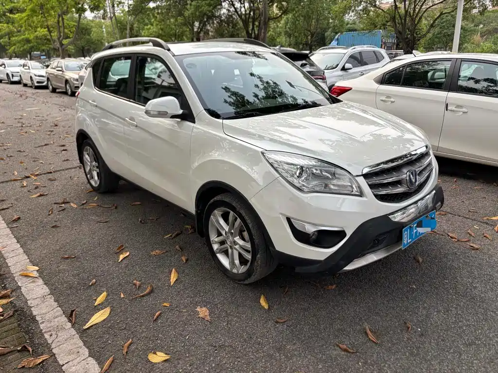 Фото 3 - Changan CS35