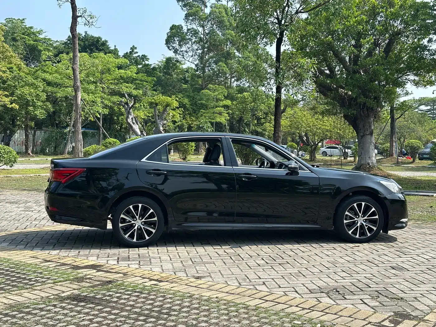 Toyota Crown 2018 2.0T Fashion Edition фото 19