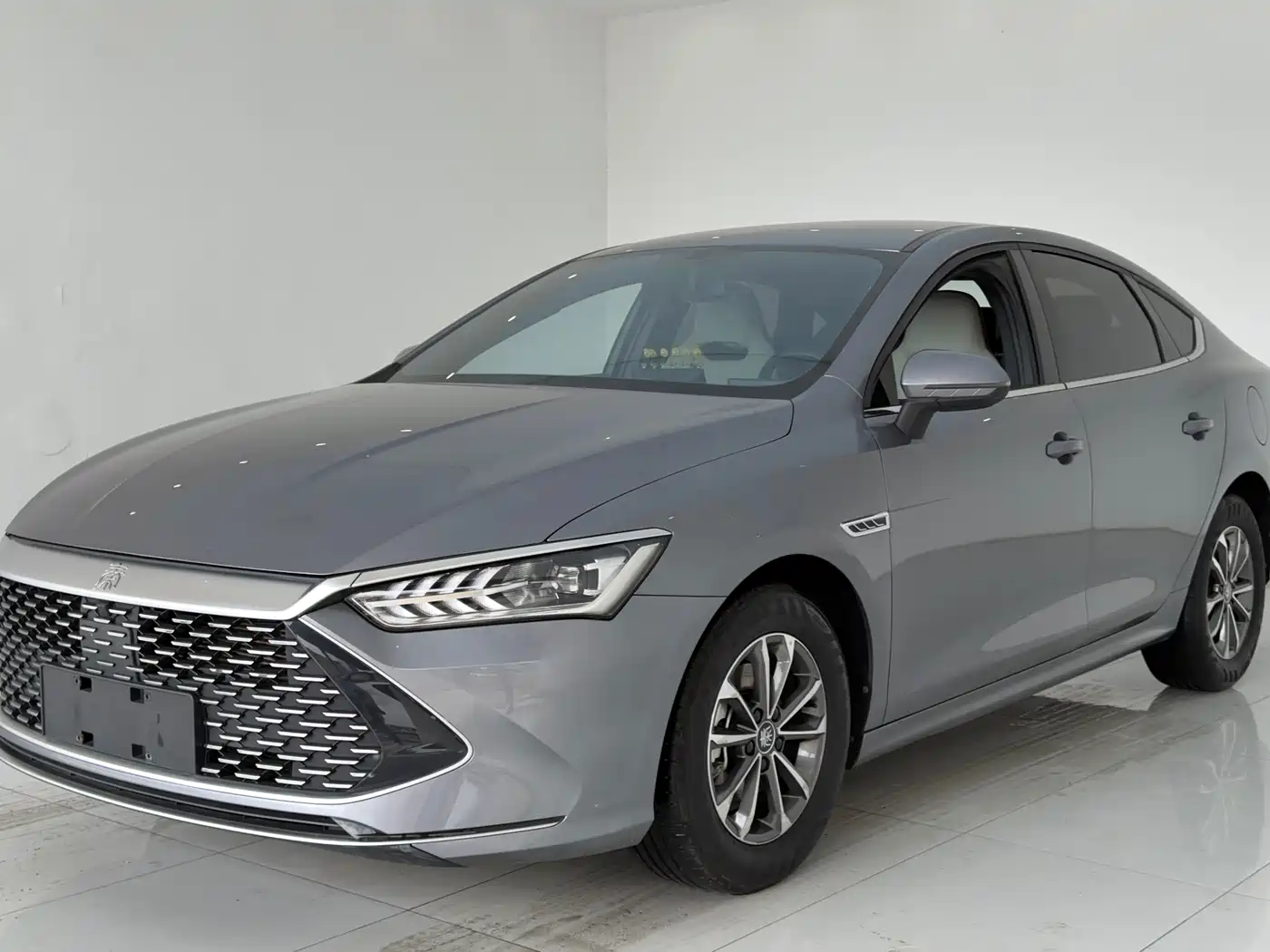 BYD Qin PLUS 2024 Glory Edition DM-i 55KM Leading