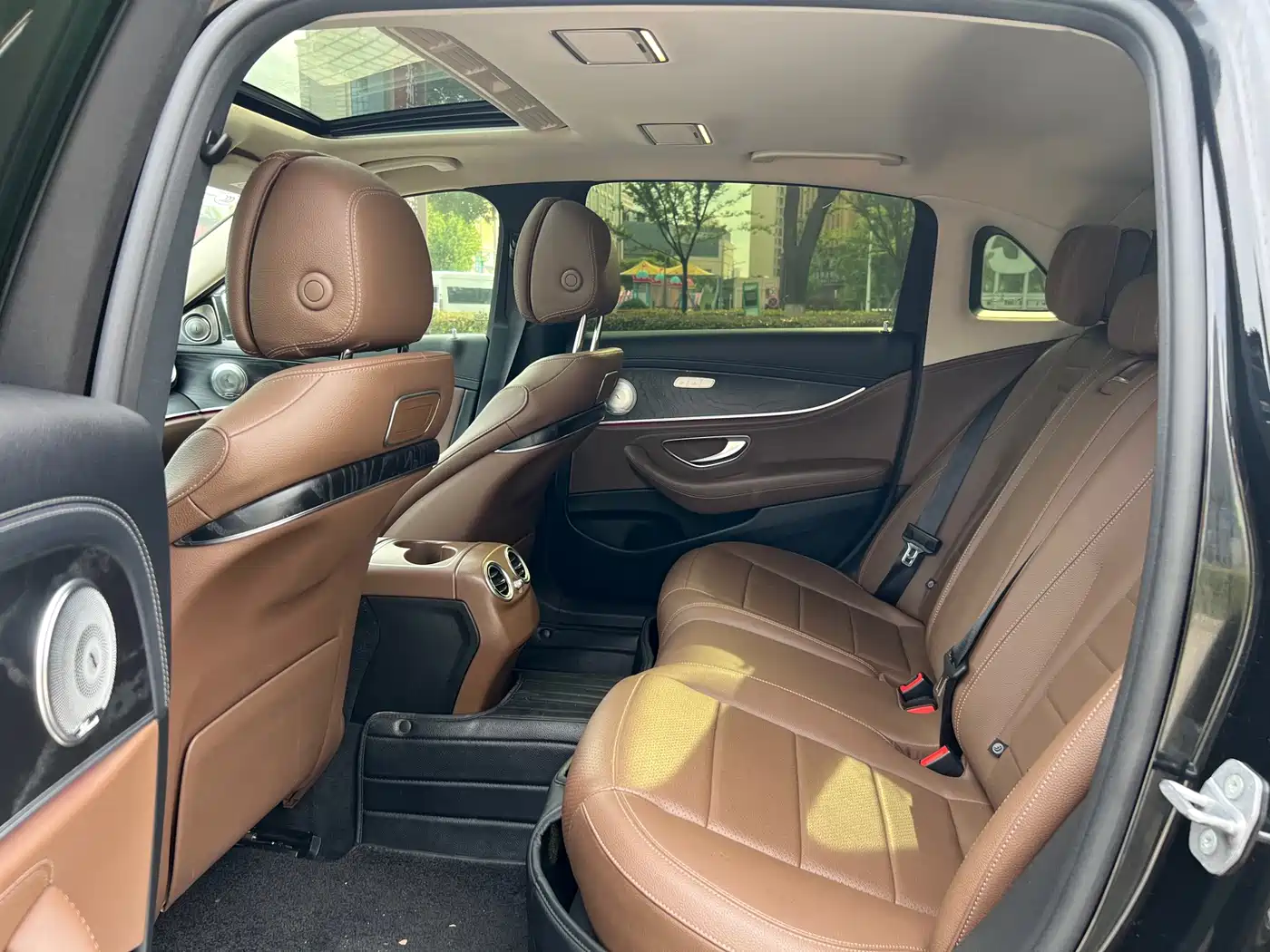 Mercedes-Benz E-Class 2018 E 200 L Sport фото 6