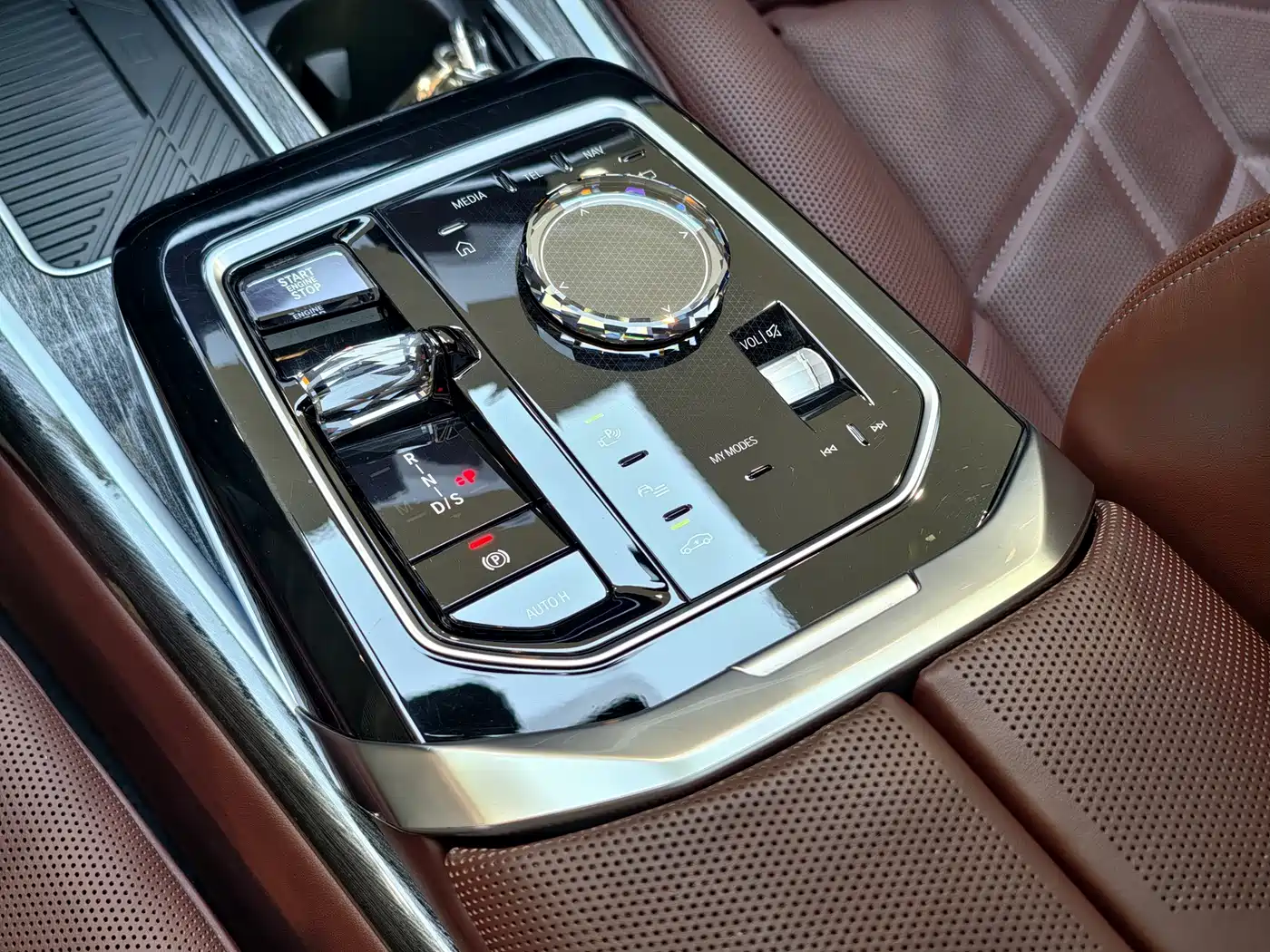 BMW 7-SERIES