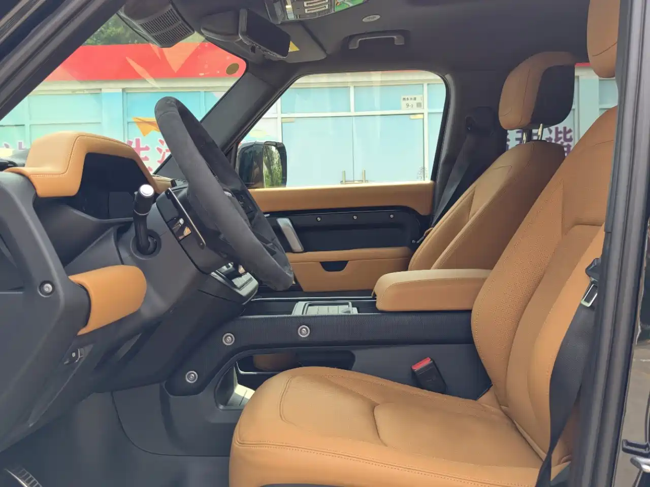 Land Rover Defender 2024 110 5.0T V8 фото 5