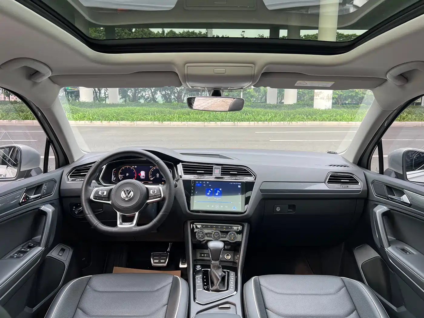 Volkswagen Tiguan L 2019 330TSI Automatic 2WD R-Line Flagship Edition China VI фото 12