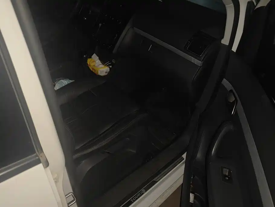 Photo 8 - Volkswagen Touran