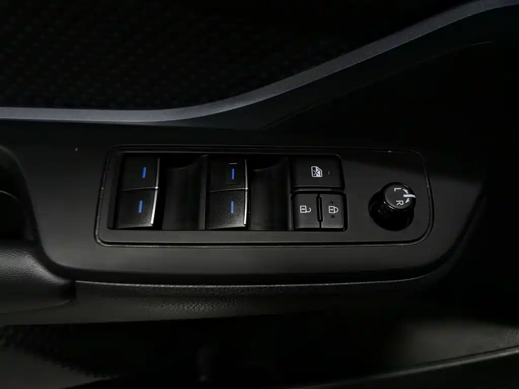 Toyota IZOA 2021 2021 2.0L Yixiang Edition