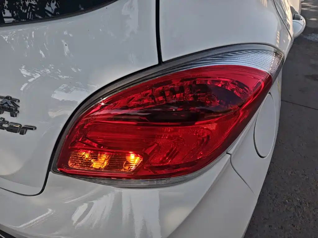 Photo 8 - Changan Benben E-Star