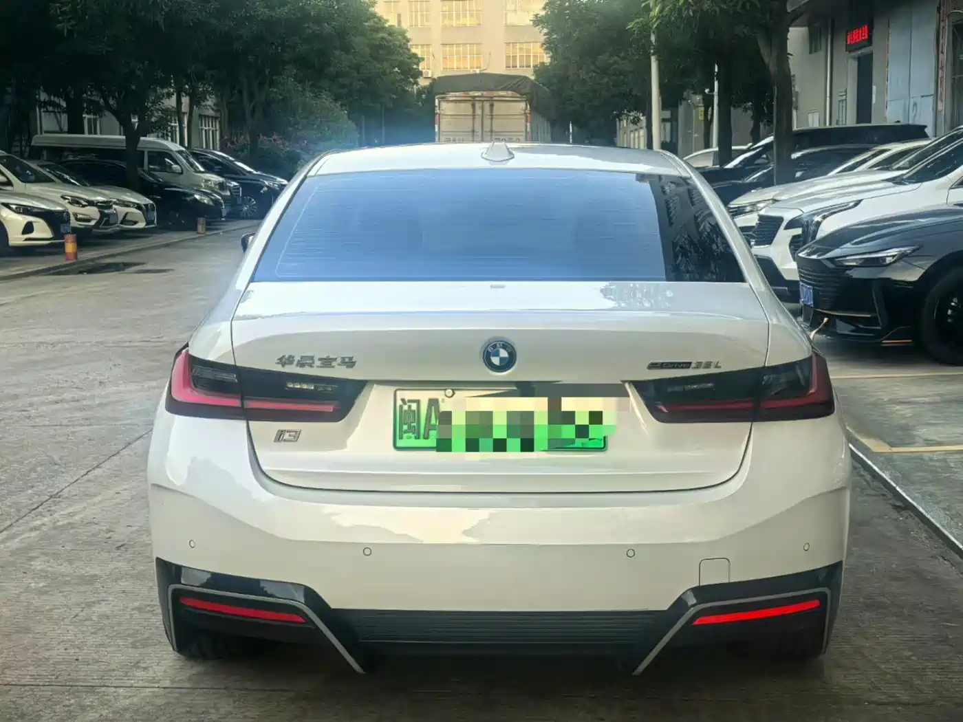 BMW i3 2022 eDrive 35 L фото 4