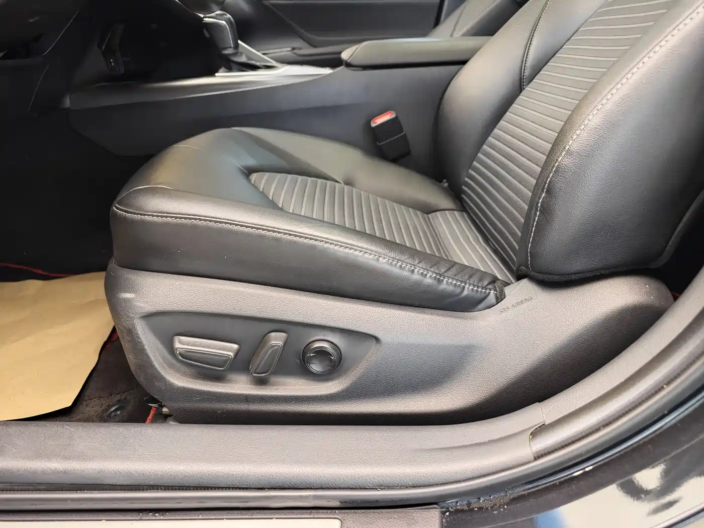 Toyota Camry 2022 2.0S Knight Edition фото 10