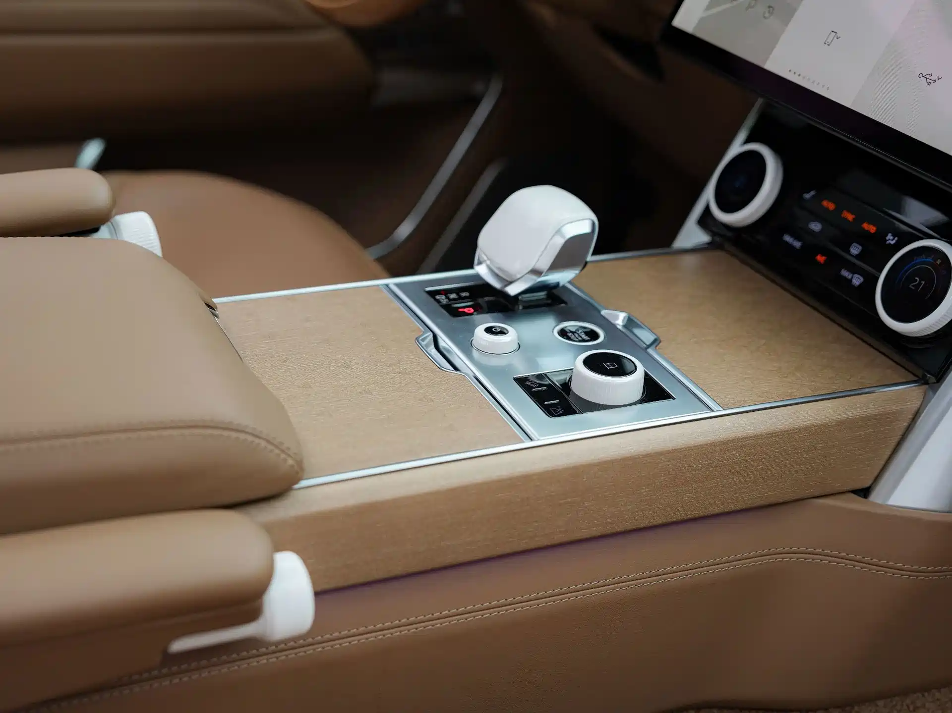 Фото 28 - Land Rover Range Rover