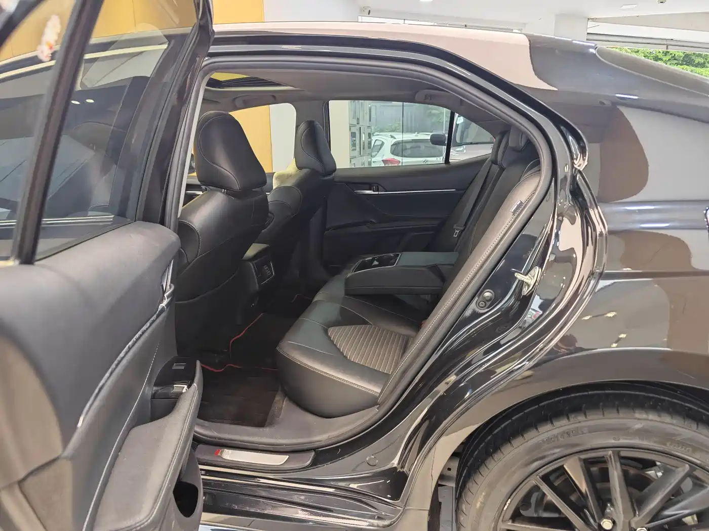 Toyota Camry 2022 2.0S Knight Edition фото 21