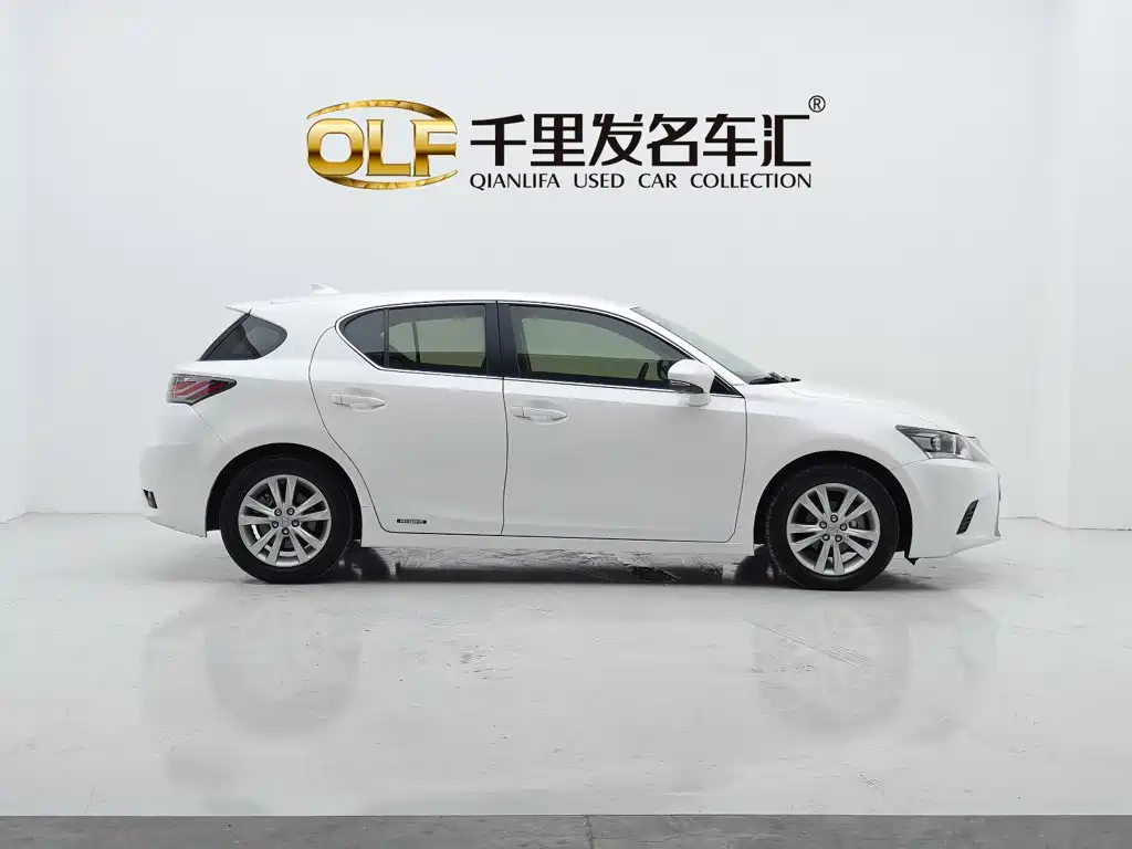 Lexus CT 2017 2014 CT200h Elite Monochrome