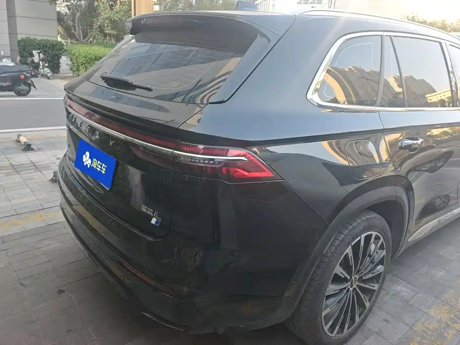 Photo 3 - Geely Monjaro