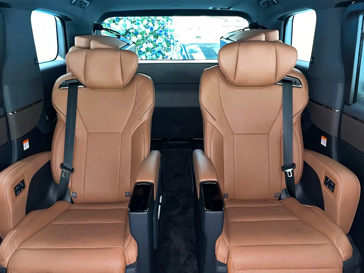 Toyota Vellfire 2026 2024 Crown Hybrid 2.5L Executive Premium Edition