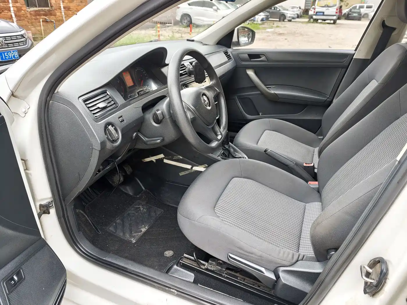 Volkswagen Santana 2016 1.6L Automatic Trend Edition фото 4