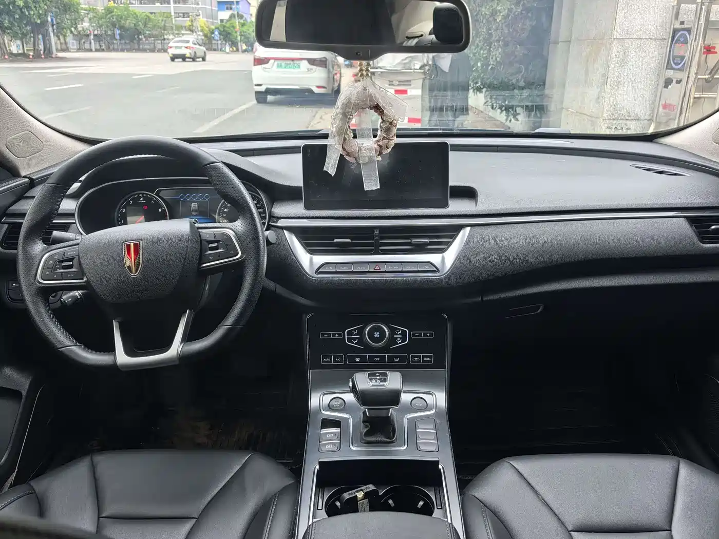 Hongqi H5 2020 1.8T Automatic Smart Connection Qi Rhythm Edition фото 8