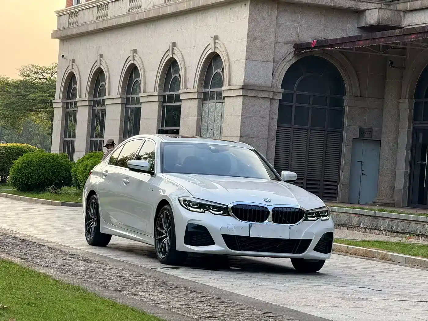 BMW 3 Series 2020 325Li M Sport Package фото 3