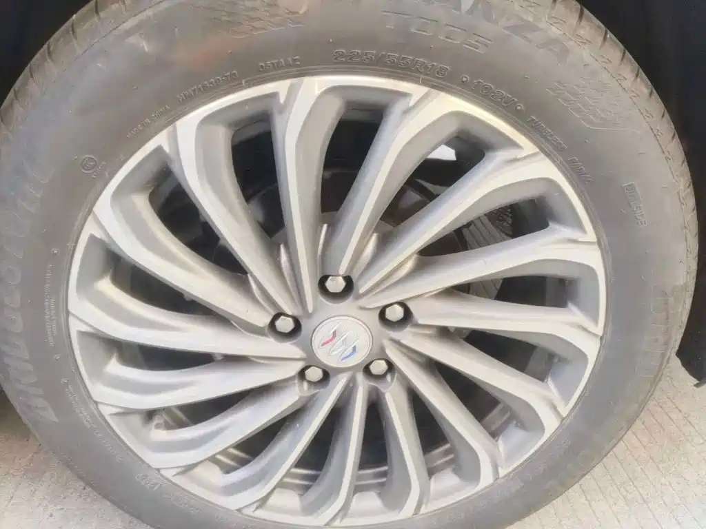 Buick LaCrosse 2026 2026 Model 28T Platinum Edition