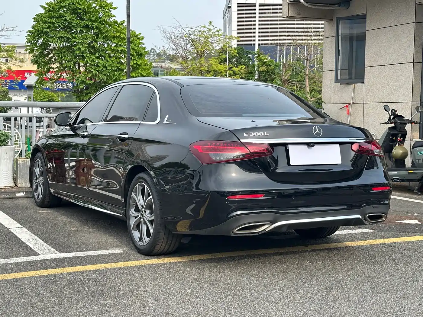 Mercedes-Benz E-Class 2021 E 300 L Sport Luxury Edition фото 7