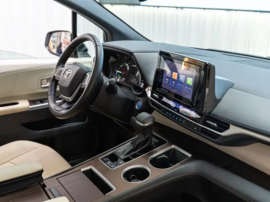 Toyota Sienna 2021 2.5L Hybrid Luxury Edition фото 23