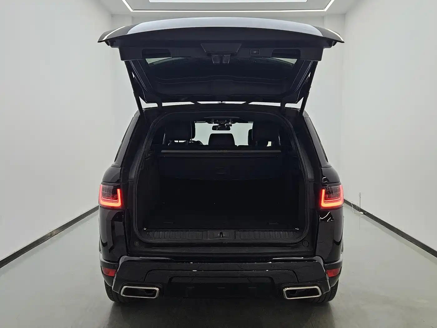 Land Rover Range Rover Sport 2016 Model 3.0 SC V6 SE фото 2