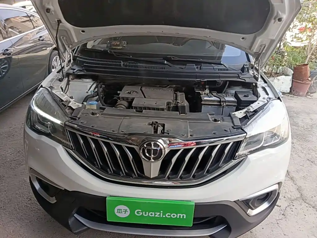 Фото 20 - Zhonghua V3