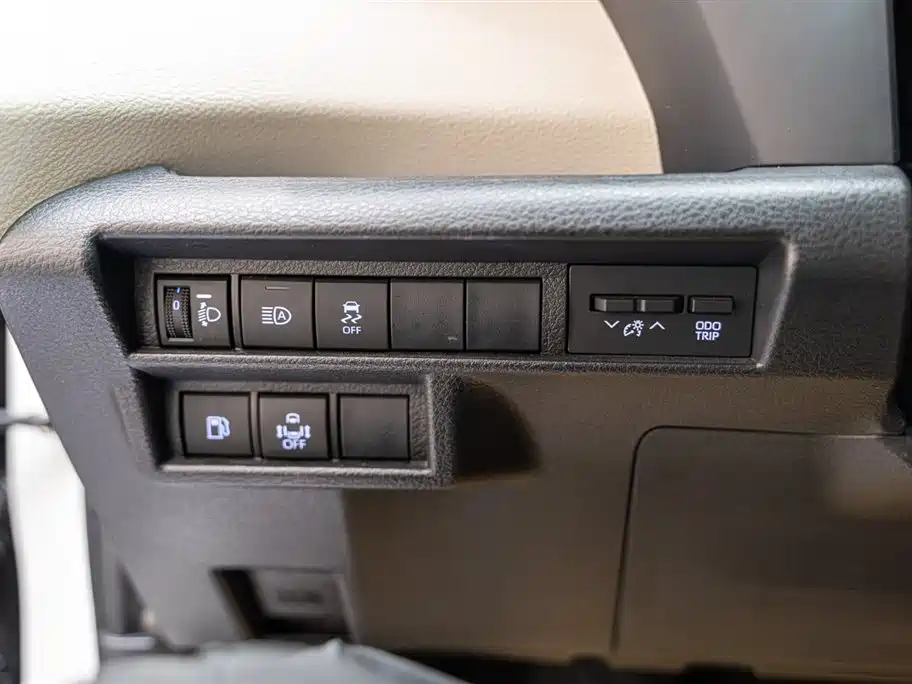 Toyota Sienna 2021 2.5L Hybrid Luxury Edition фото 19