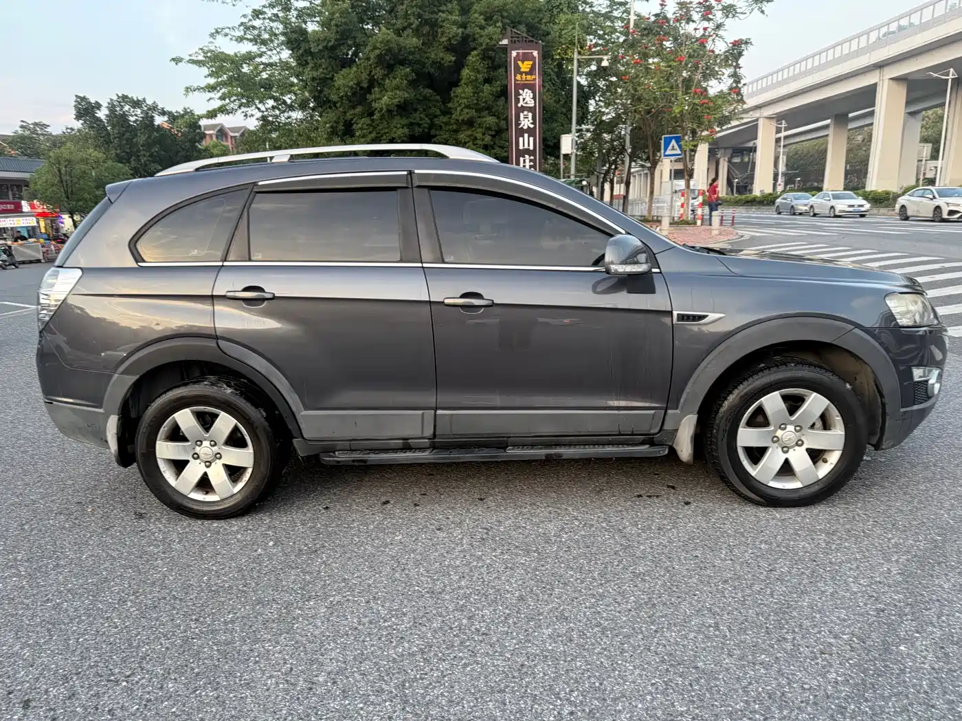 Chevrolet Captiva 2014 2.4L 2WD Urban 7-seater фото 4