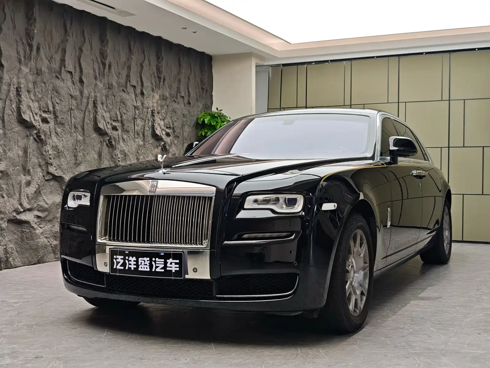 Фото 1 - Rolls-Royce Ghost