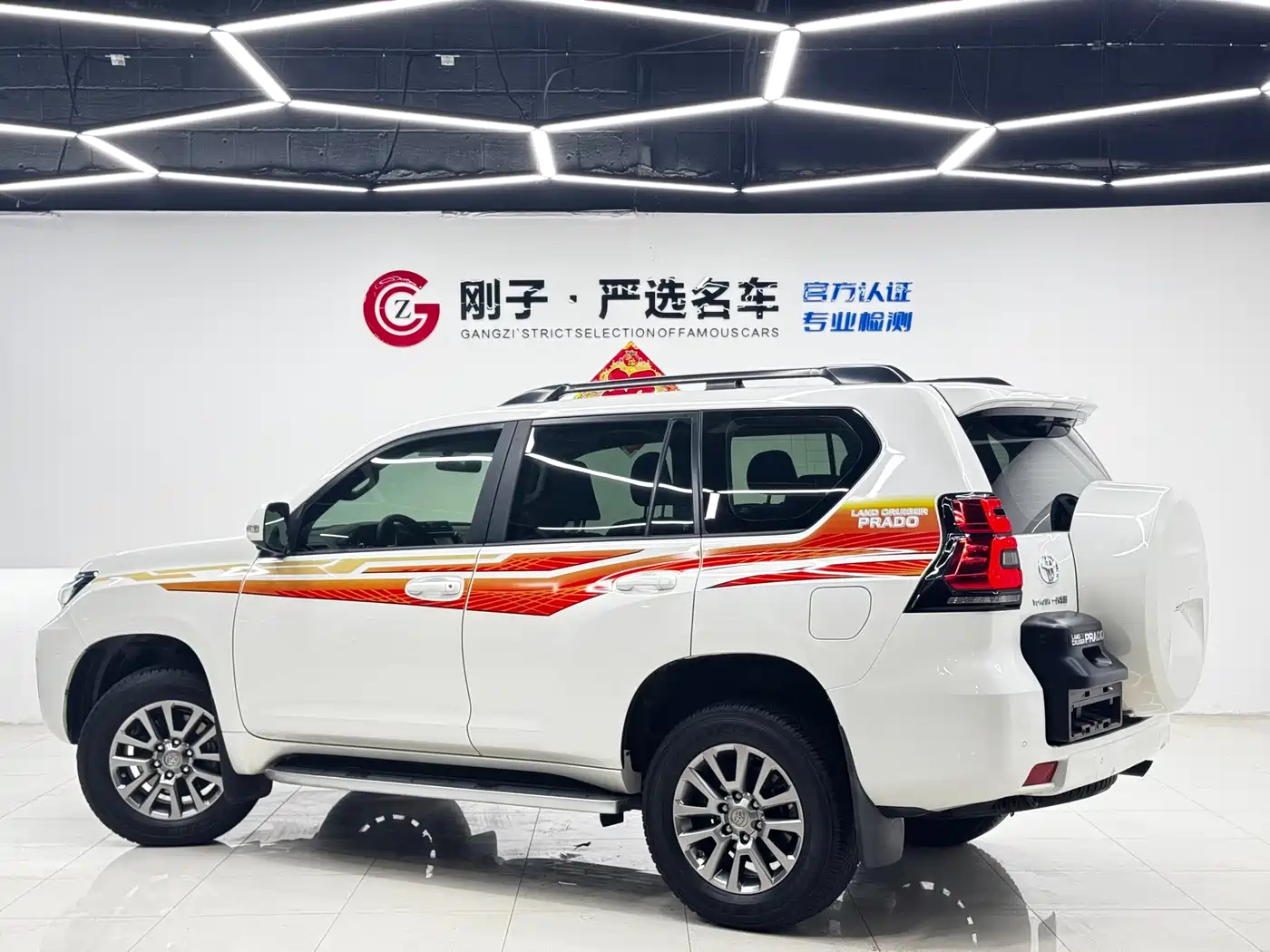 Toyota Prado 2018 3.5L Automatic TX-L Rear-mounted Spare Tire фото 4