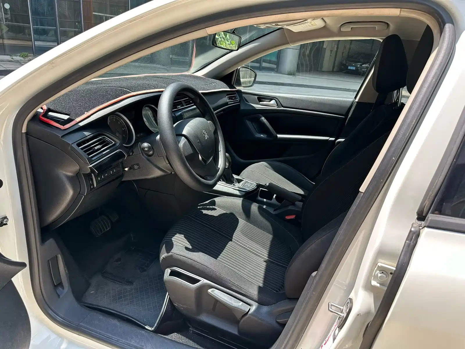 صورة 7 - Peugeot 408