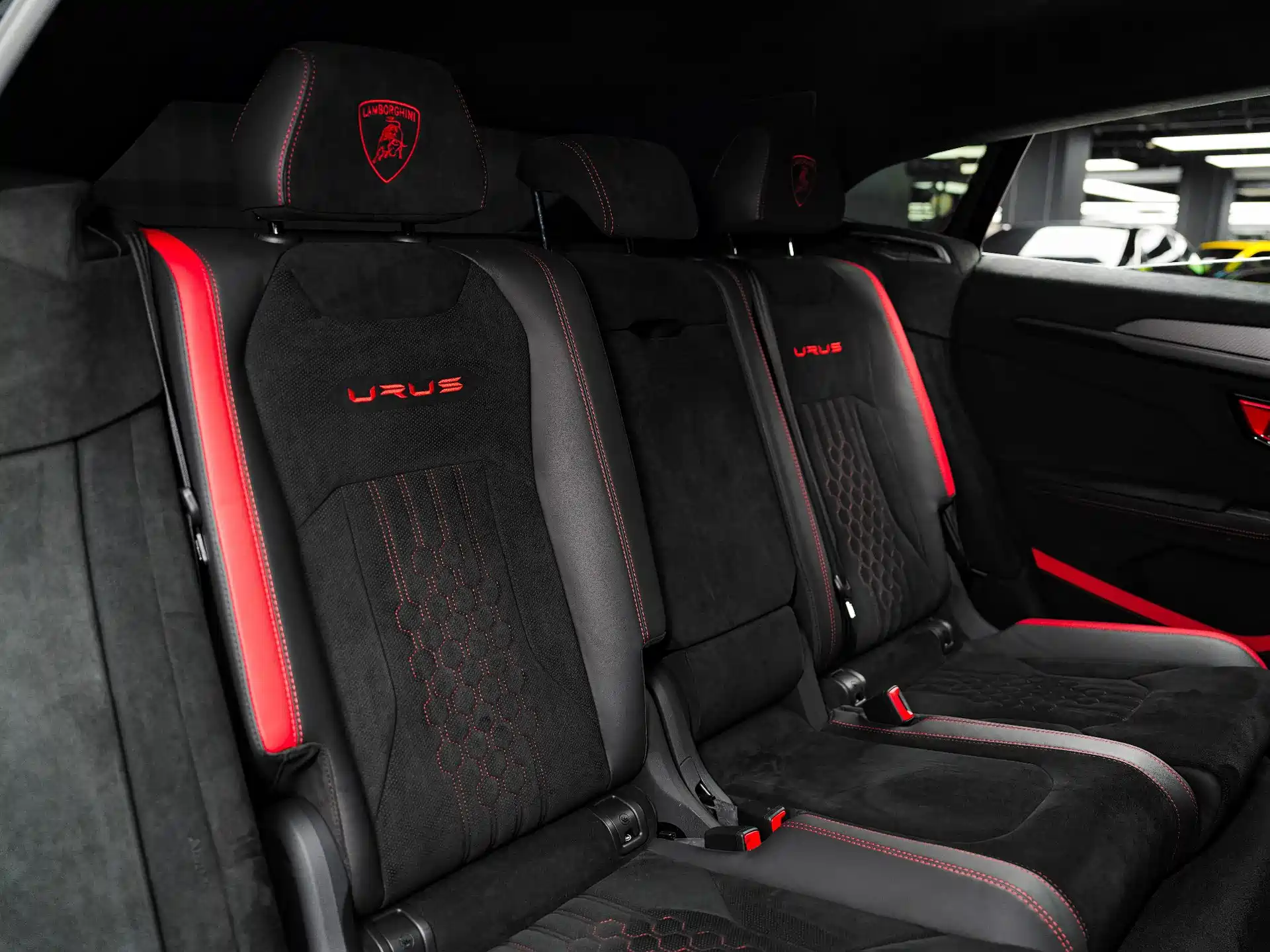 Фото 31 - Lamborghini Urus