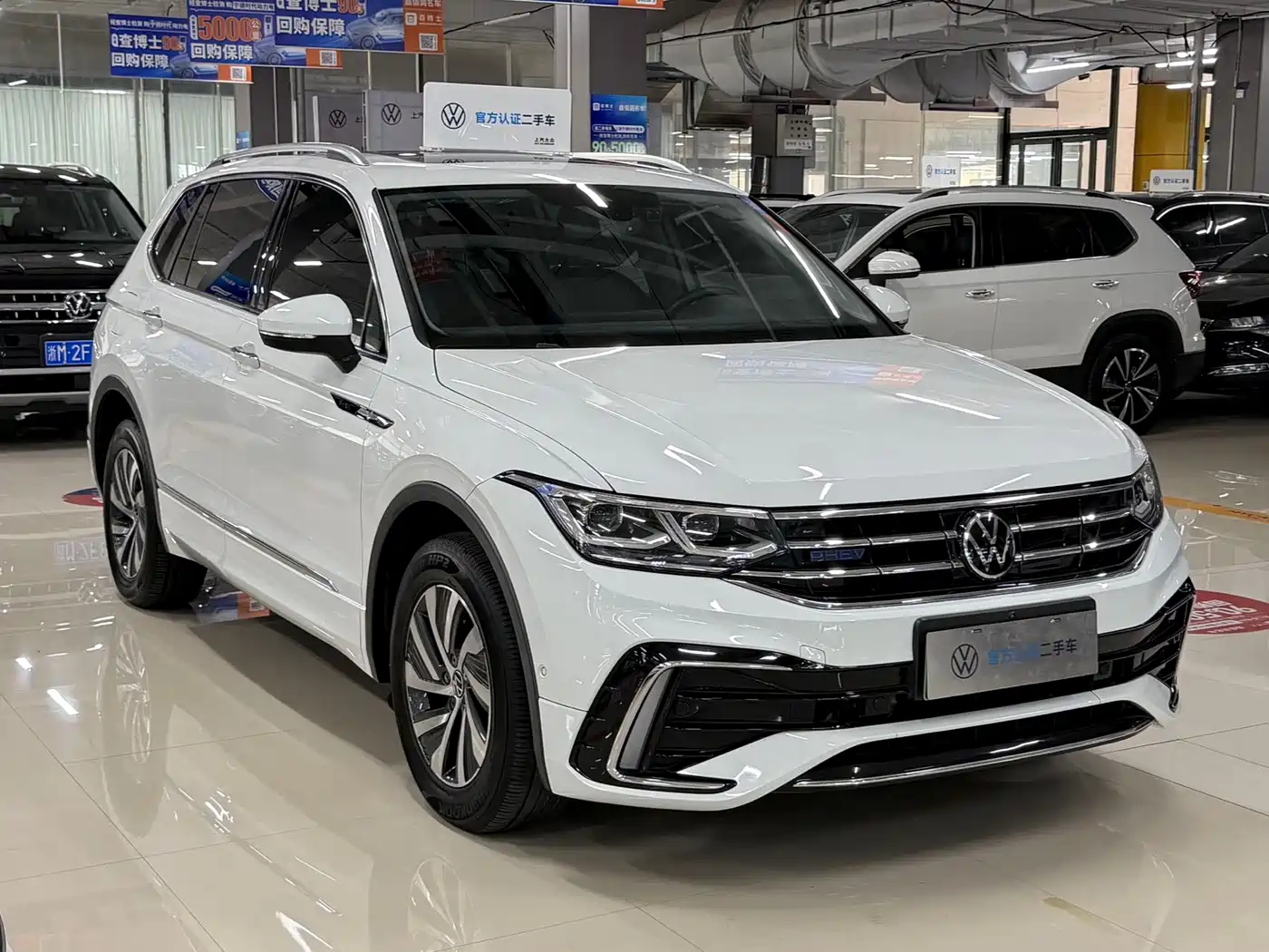 Volkswagen Tiguan L PHEV 2022 430PHEV Plug-in Hybrid Flagship Edition фото 3