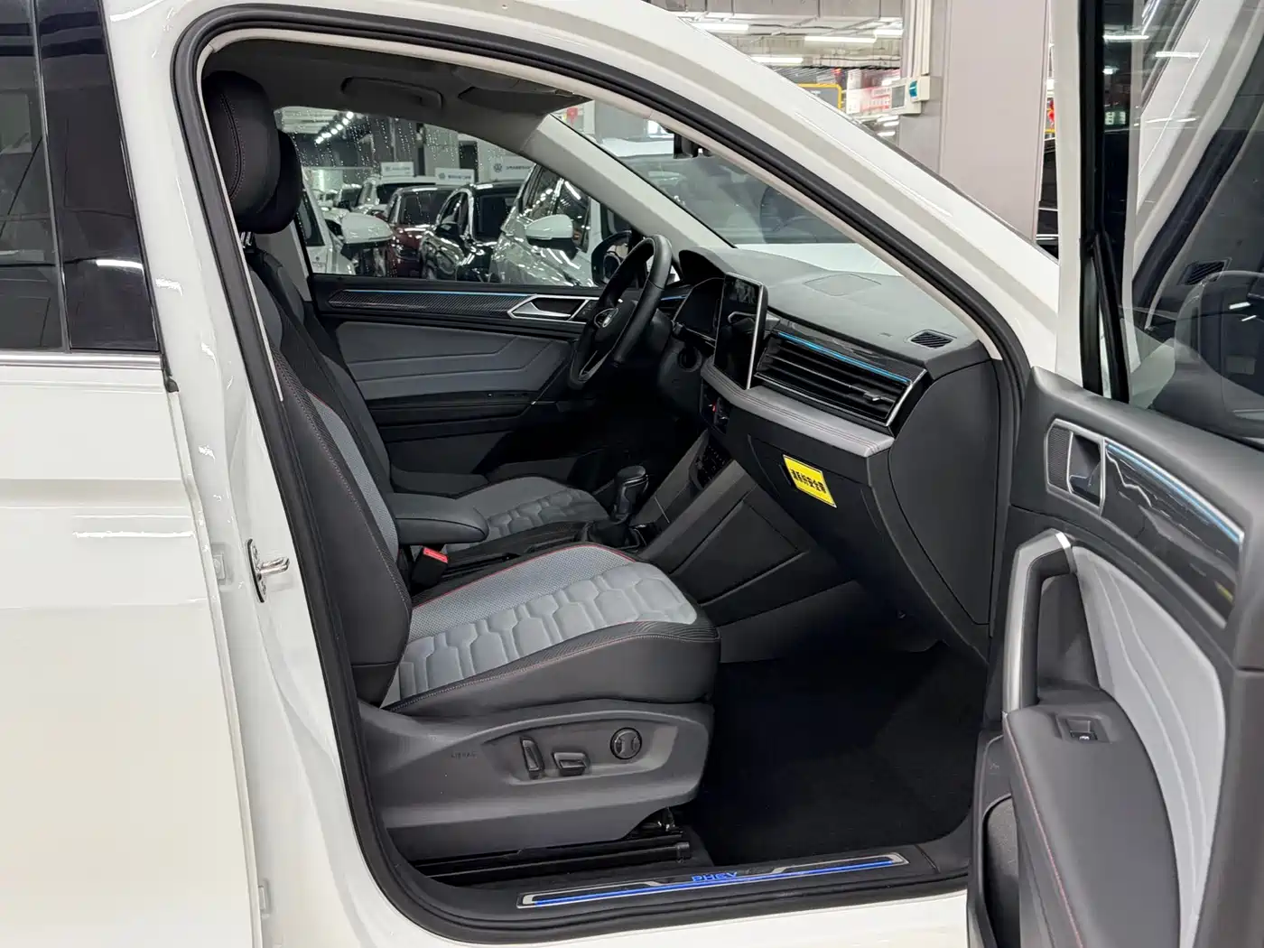 Volkswagen Tiguan L PHEV 2023 430PHEV Plug-in Hybrid Flagship фото 12