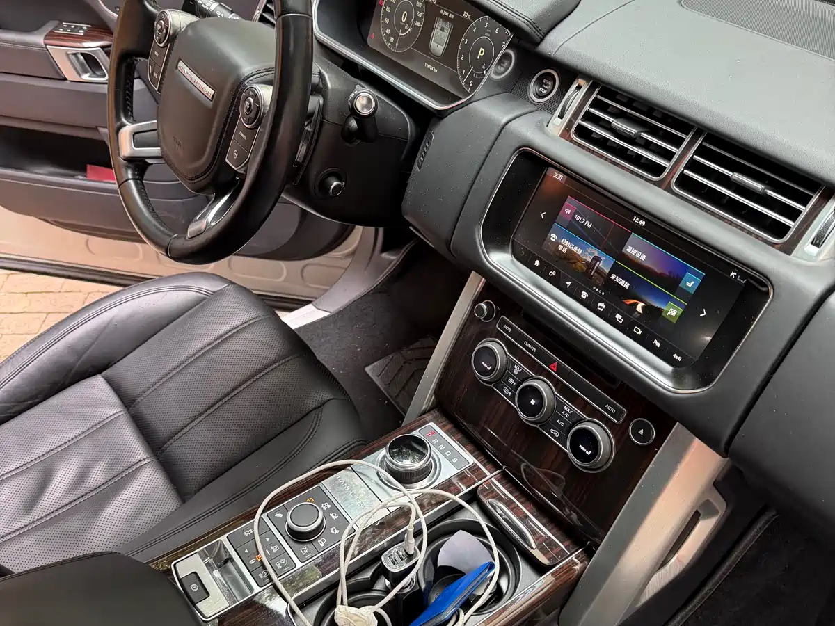 Land Rover Range Rover 2016 3.0 SC V6 Vogue фото 9