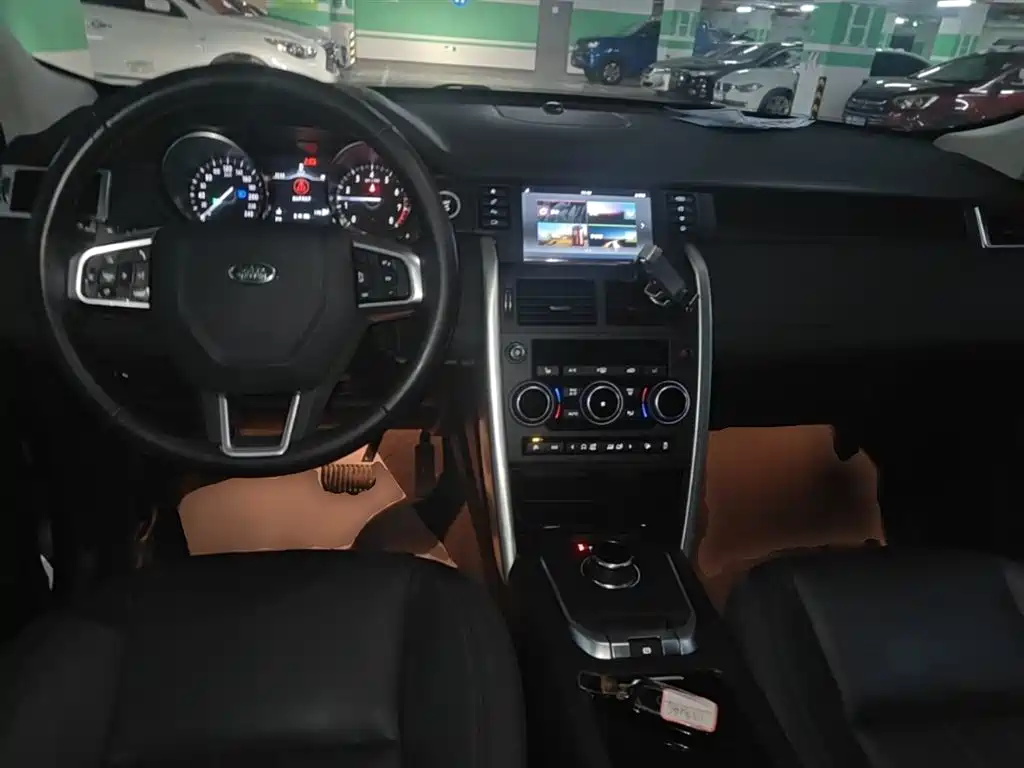 Land Rover Discovery Sport 2017 2.0T HSE фото 10