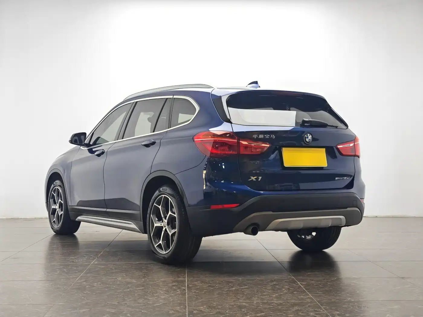 BMW X1 2019 sDrive18Li Premium Model фото 4