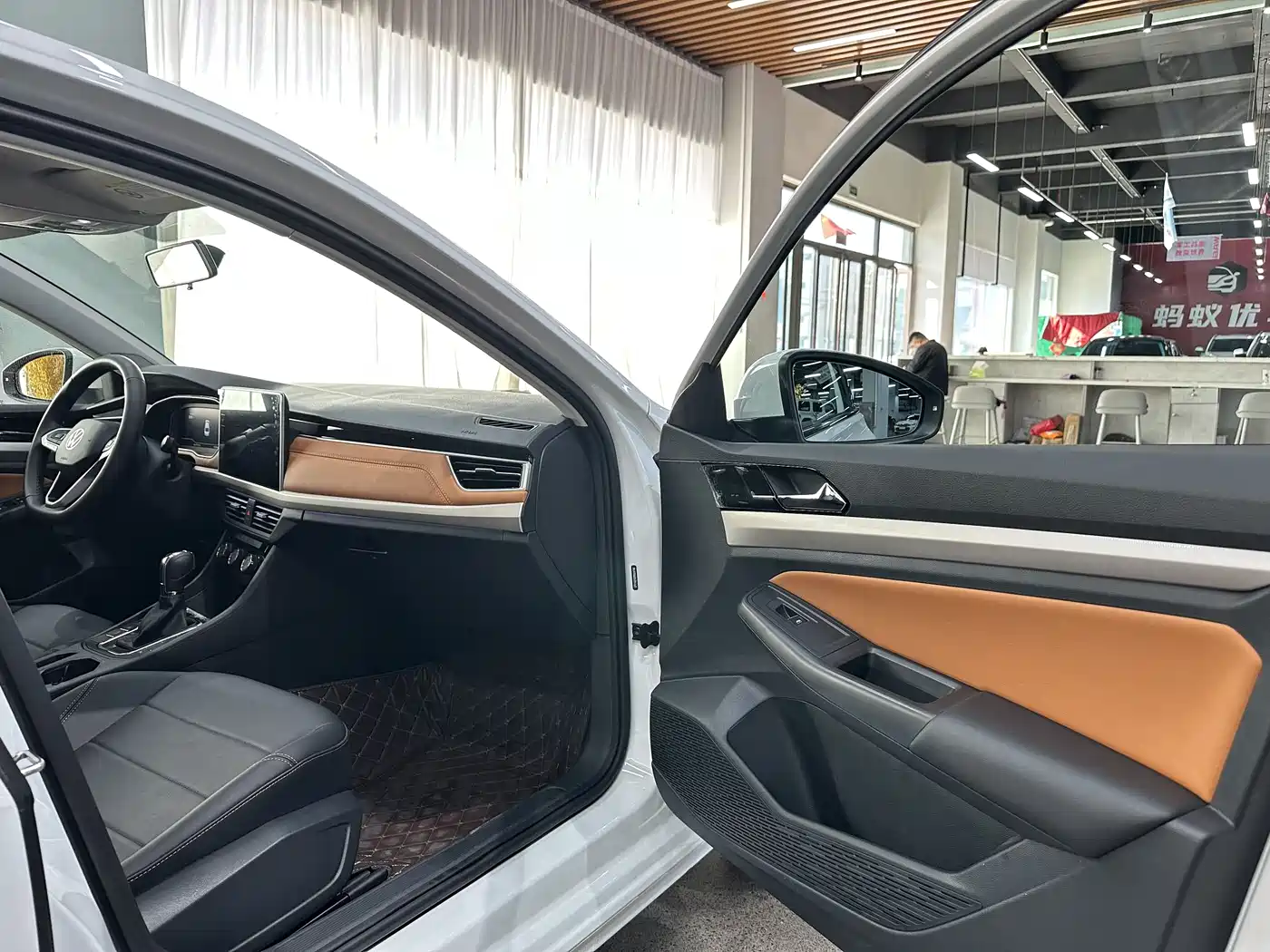 Volkswagen Bora 2023 200TSI DSG Yuexing PRO Edition фото 8