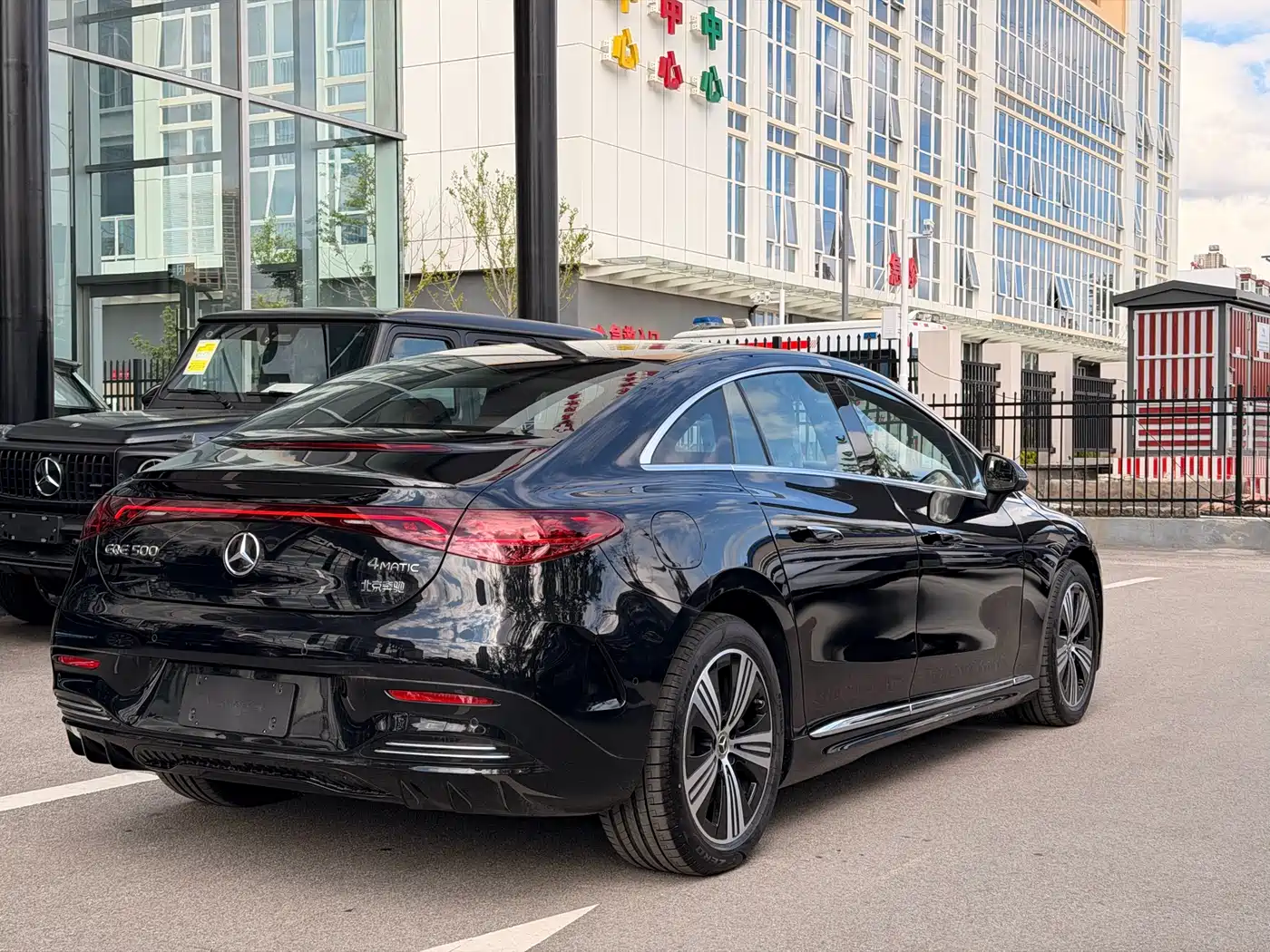 Mercedes-Benz EQE 2025 Model 500 4MATIC Luxury Edition фото 8
