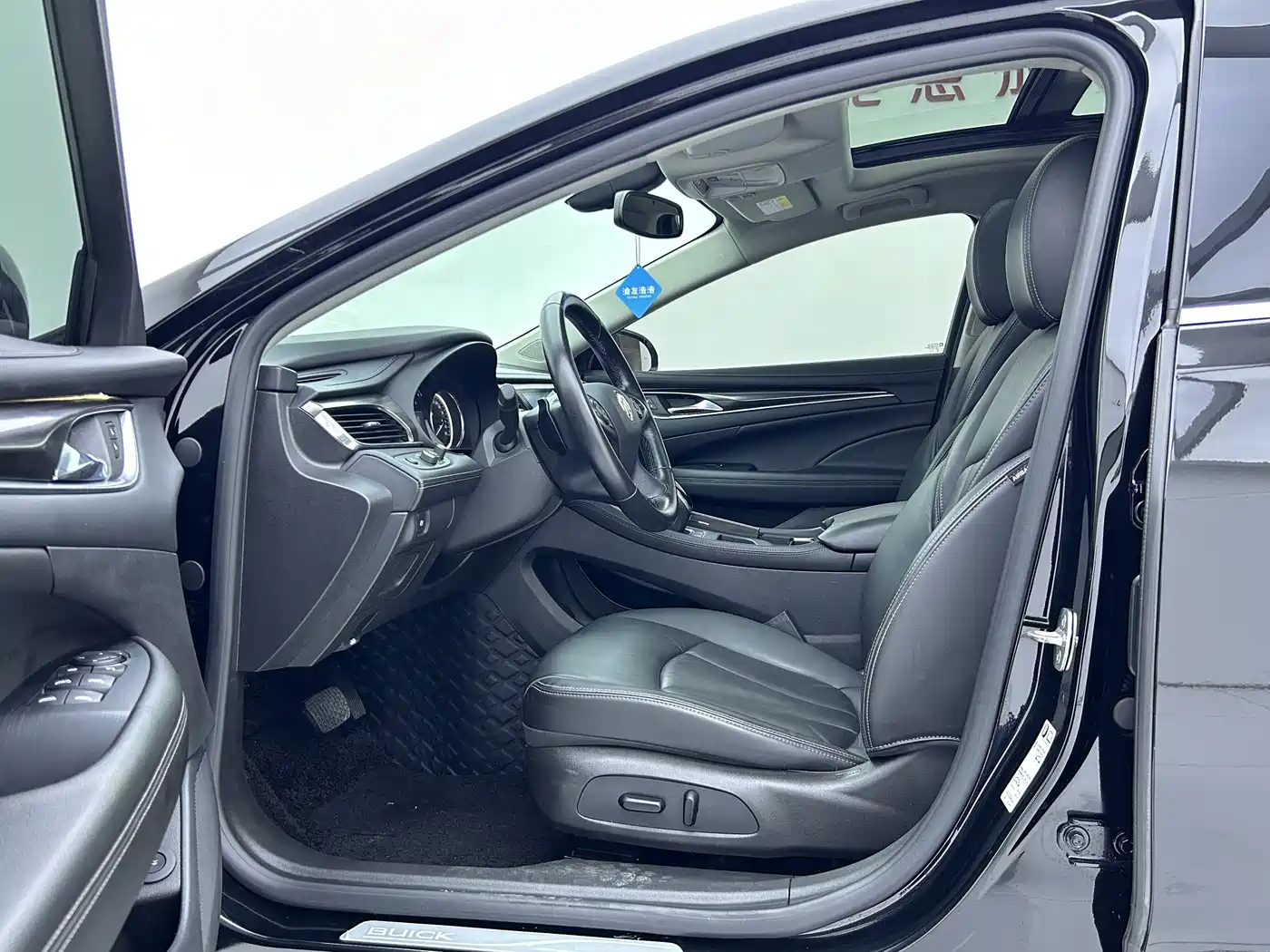 Buick LaCrosse 2022 652T Luxury фото 9