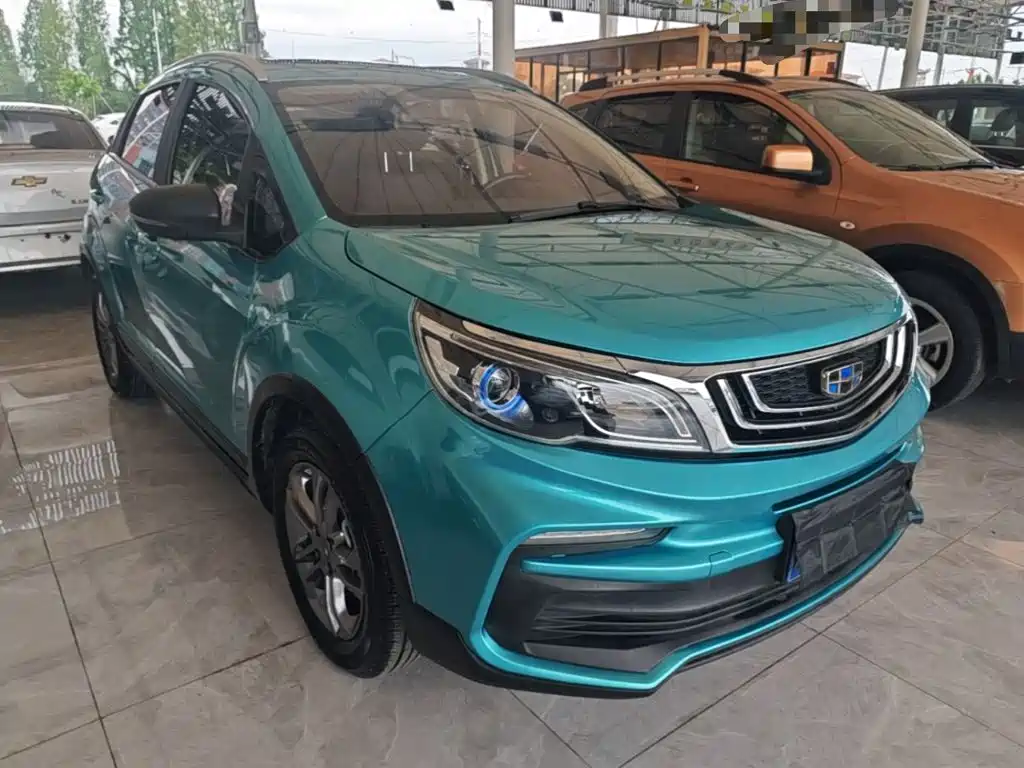 Фото 4 - Geely Vision X3