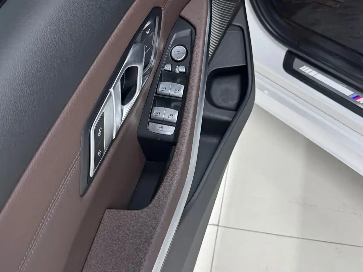 BMW 3 Series 2023 320Li M Sport Package фото 10