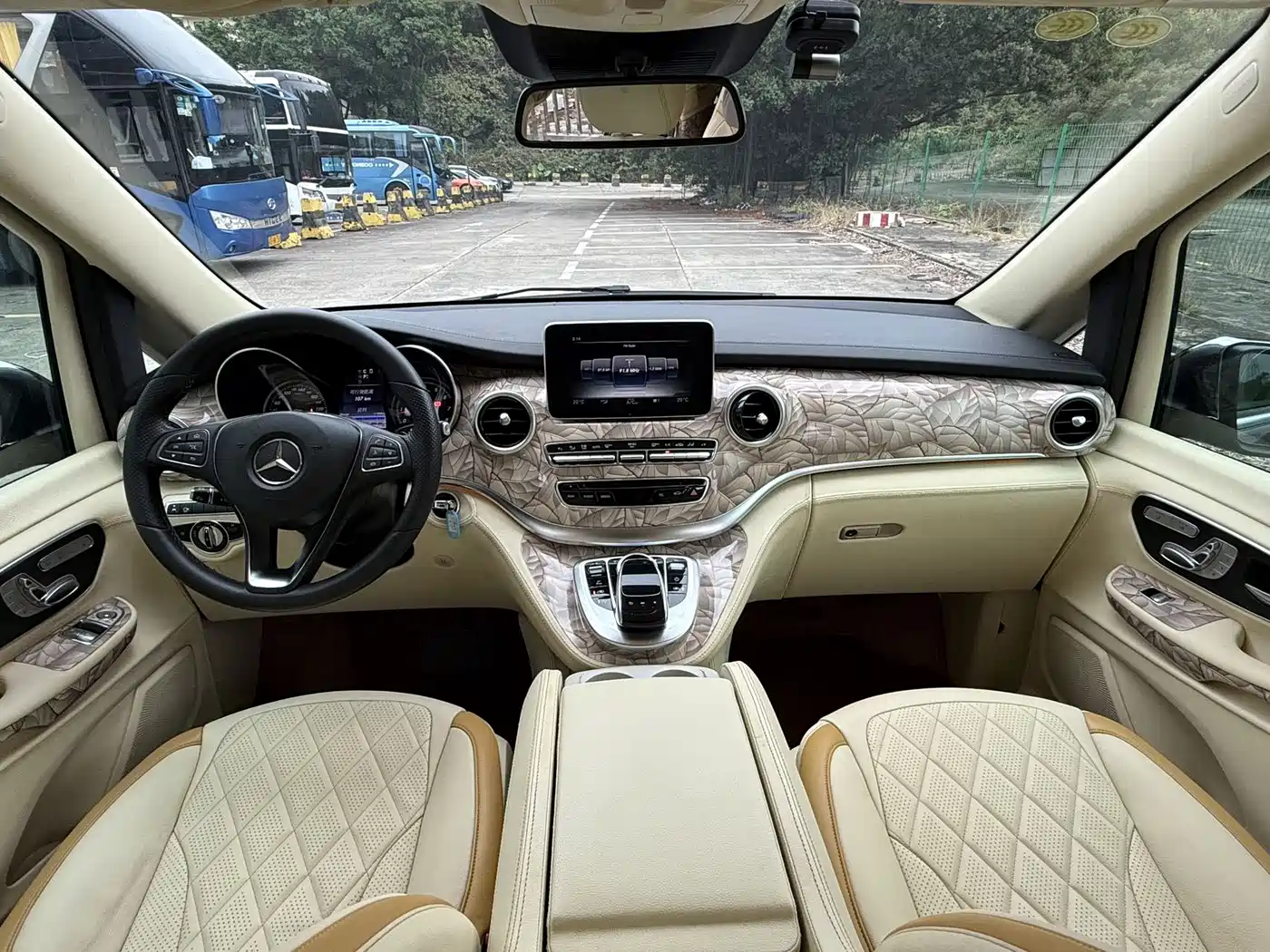 Mercedes-Benz V-Class 2018 V 260 L Premium Long Wheelbase Edition China VI фото 14