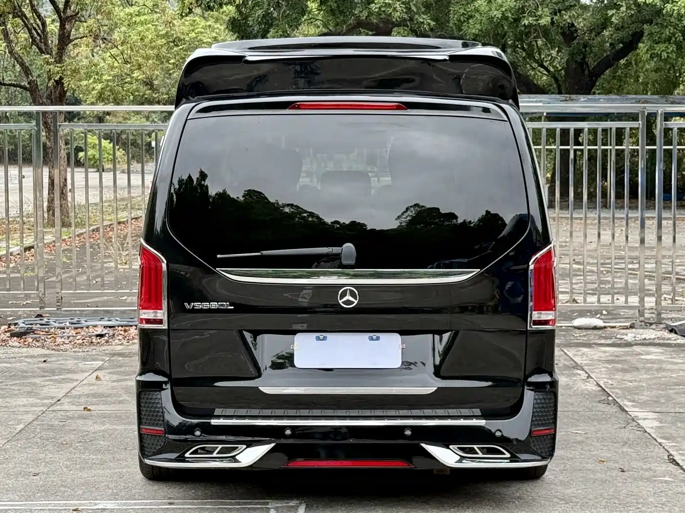 Mercedes-Benz V-Class 2018 V 260 L Premium Long Wheelbase Edition China VI фото 21