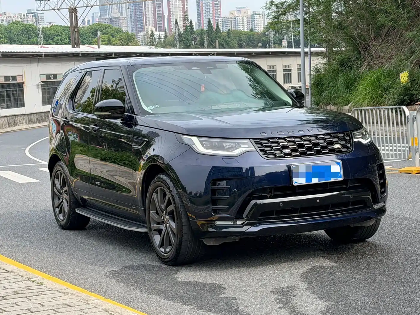 Land Rover Discovery 2021 360PS R-Dynamic S фото 3