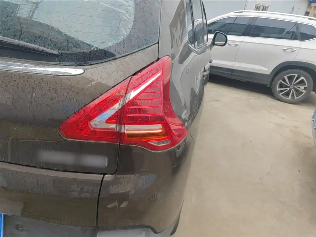 Peugeot 3008 2013 1.6THP Automatic Prestige Edition фото 8