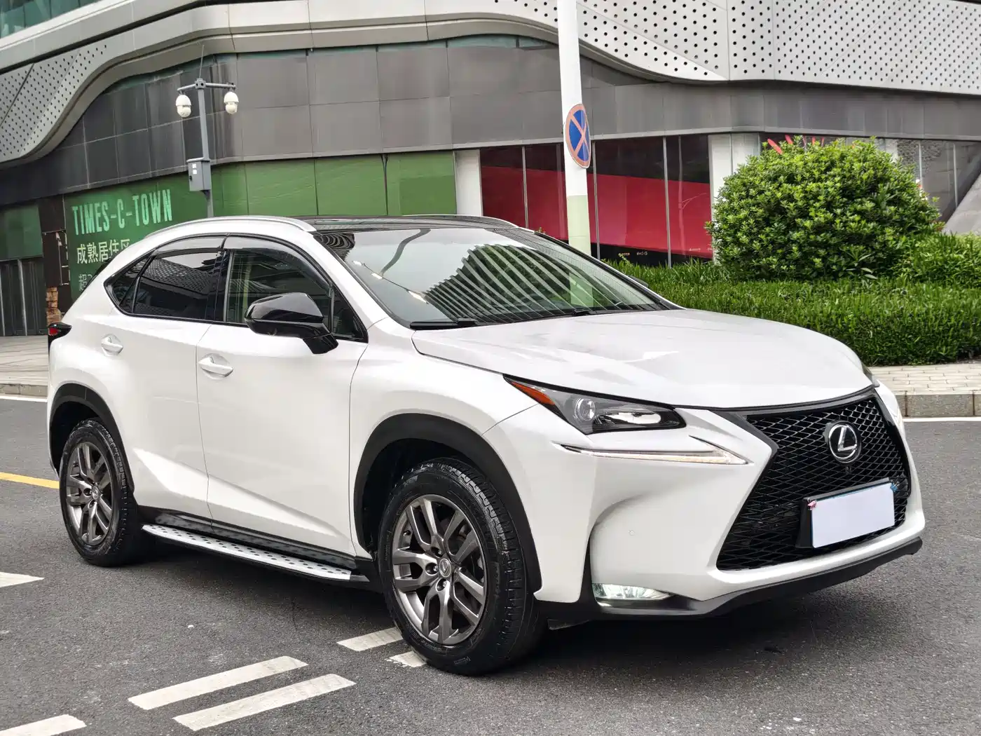 Lexus NX 2015 200t AWD F Sport фото 3