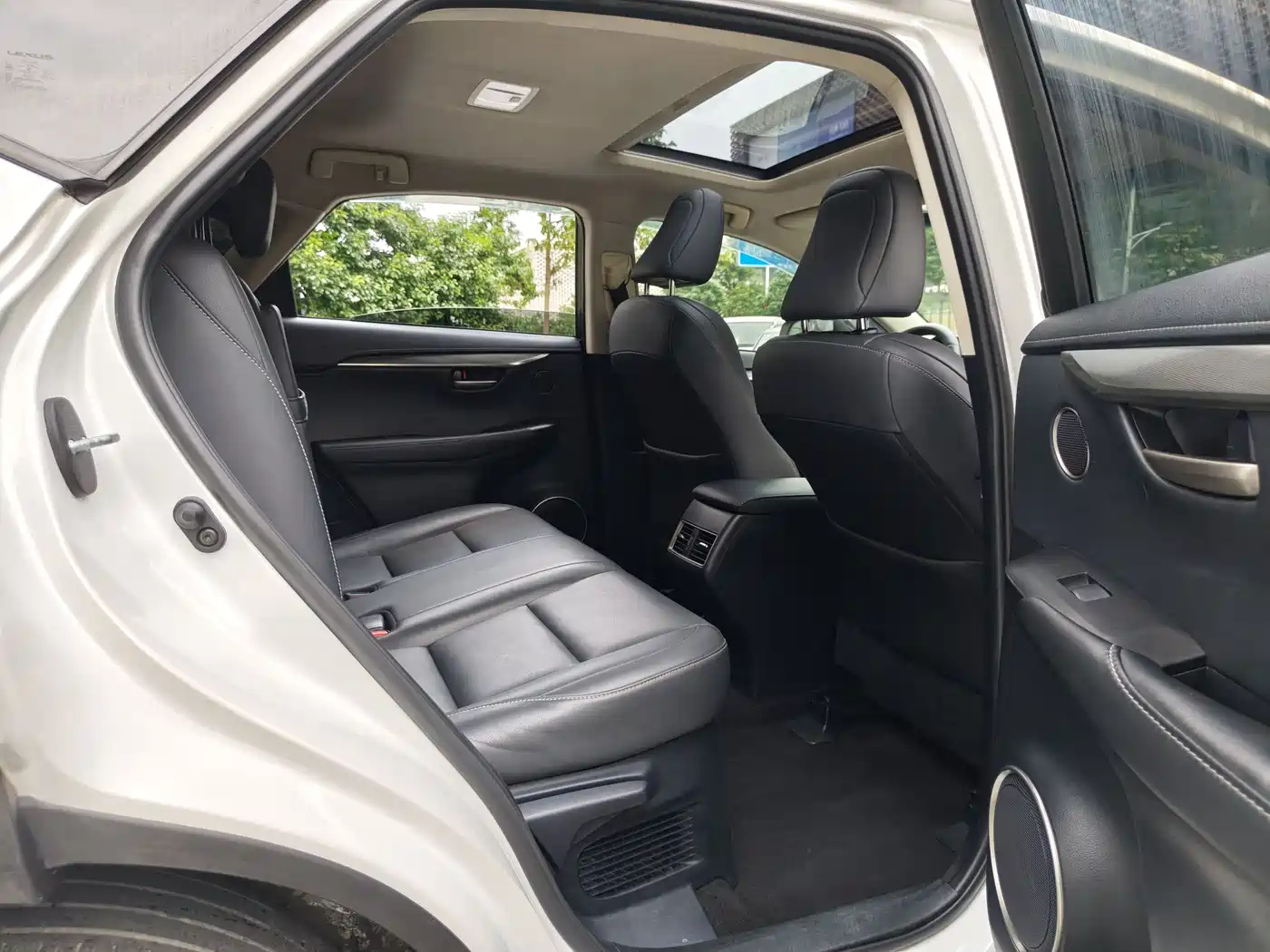 Lexus NX 2015 200t AWD F Sport фото 12