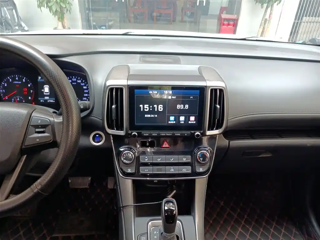 Hyundai Beijing Hyundai ix35 2018 2.0L Automatic 2WD Zhiyong·Enjoyment Edition фото 13
