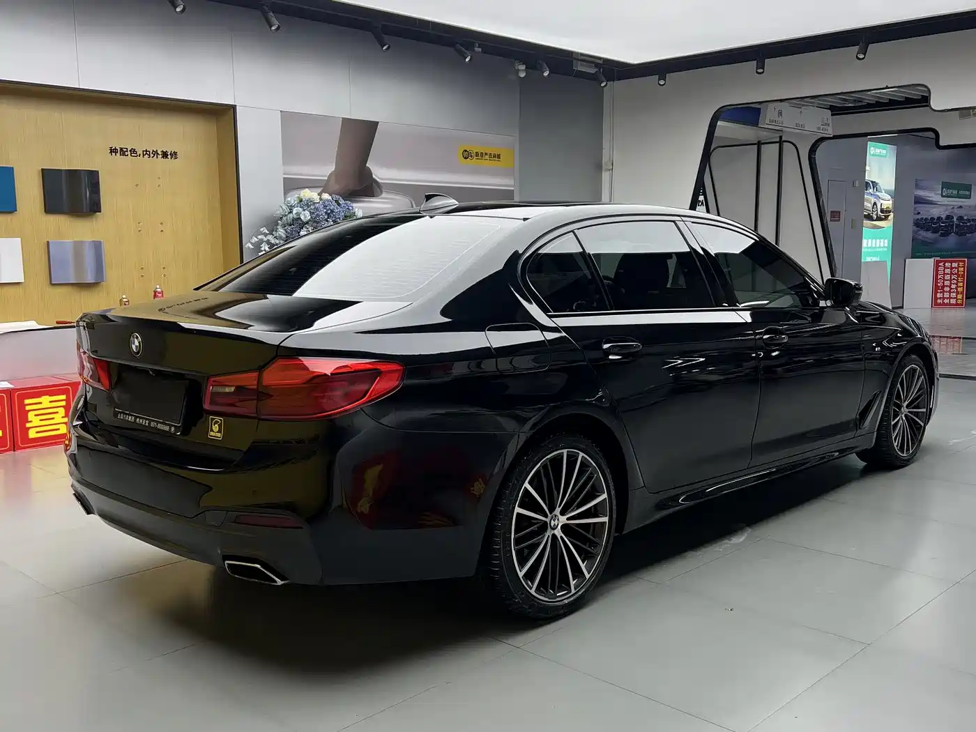 BMW 5 Series 2019 530Li Premium M Sport Package фото 9